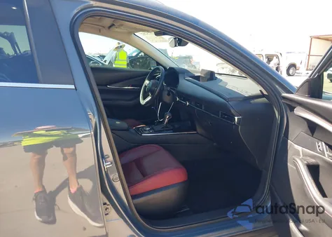 2022 Mazda Cx-30 Carbon Edition z USA, uszkodzony, nr VIN 3MVDMBCL3NM432639